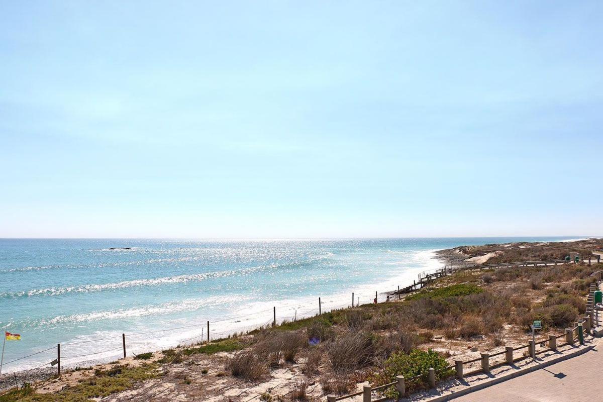 Eden On The Bay 118 By Hostagents Apartamento Bloubergstrand Exterior foto