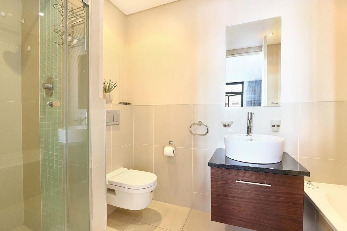 Eden On The Bay 118 By Hostagents Apartamento Bloubergstrand Exterior foto