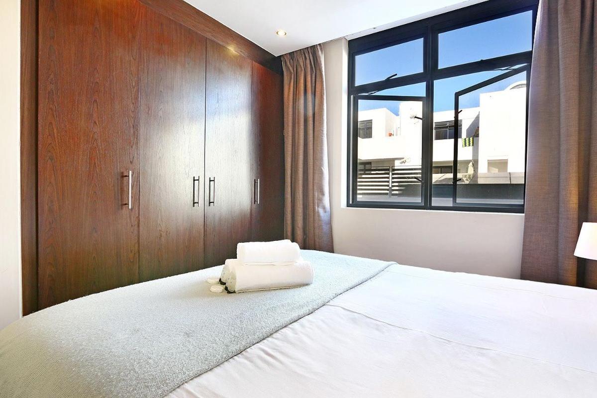 Eden On The Bay 118 By Hostagents Apartamento Bloubergstrand Exterior foto